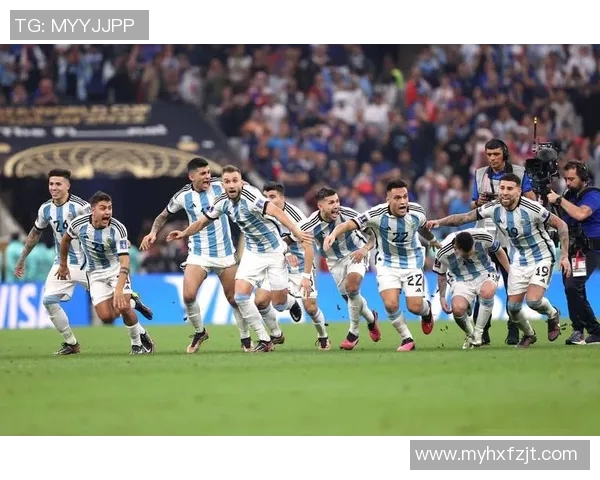 他是足球明星英语的代表人物展现了运动与文化的完美结合 他是足球明星英语的代表人物展现了运动与文化的完美结合